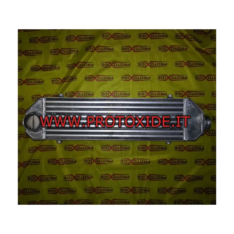 Első intercooler oldalsó és egyenes tömlőcsatlakozással 6L