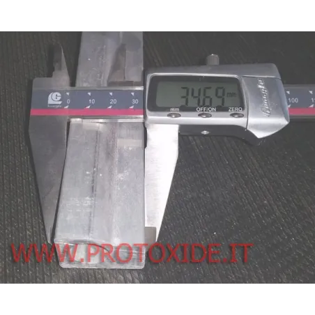 Større ekstruderet aluminiumsfløjte til produktion af injektorskinner. Ekstruderet stang. Større fløjter til injektorer.