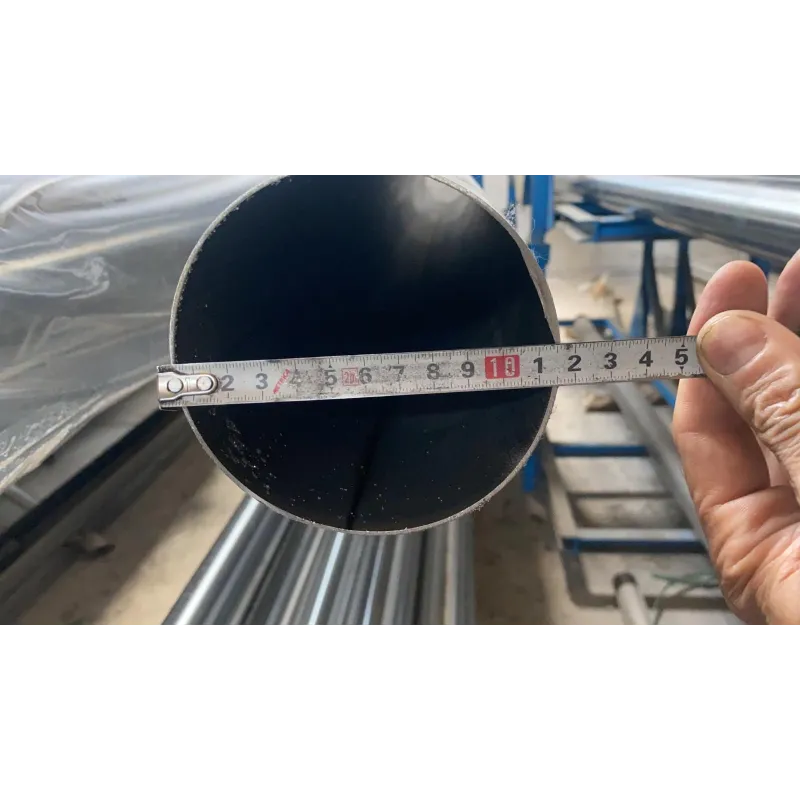 Lige rustfri stålrør, udvendig diameter 114 mm, længde 1 meter Lige rustfri stålrør, udvendig diameter 114 mm, længde 1 meter